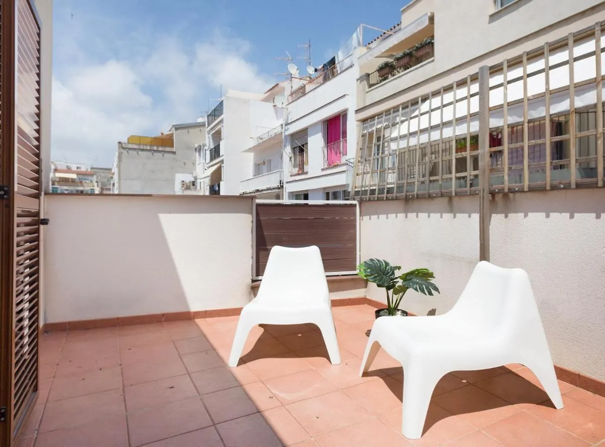 Villa Tassis, acogedora villa con 5 apartamentos, piscina al aire libre con capacidad para grupos- Pet Friendly by GLOBALSITGES 0*, Sitges