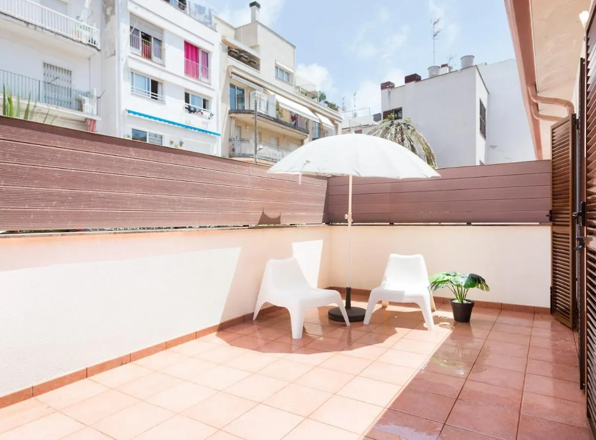 Villa Tassis, acogedora villa con 5 apartamentos, piscina al aire libre con capacidad para grupos- Pet Friendly by GLOBALSITGES
