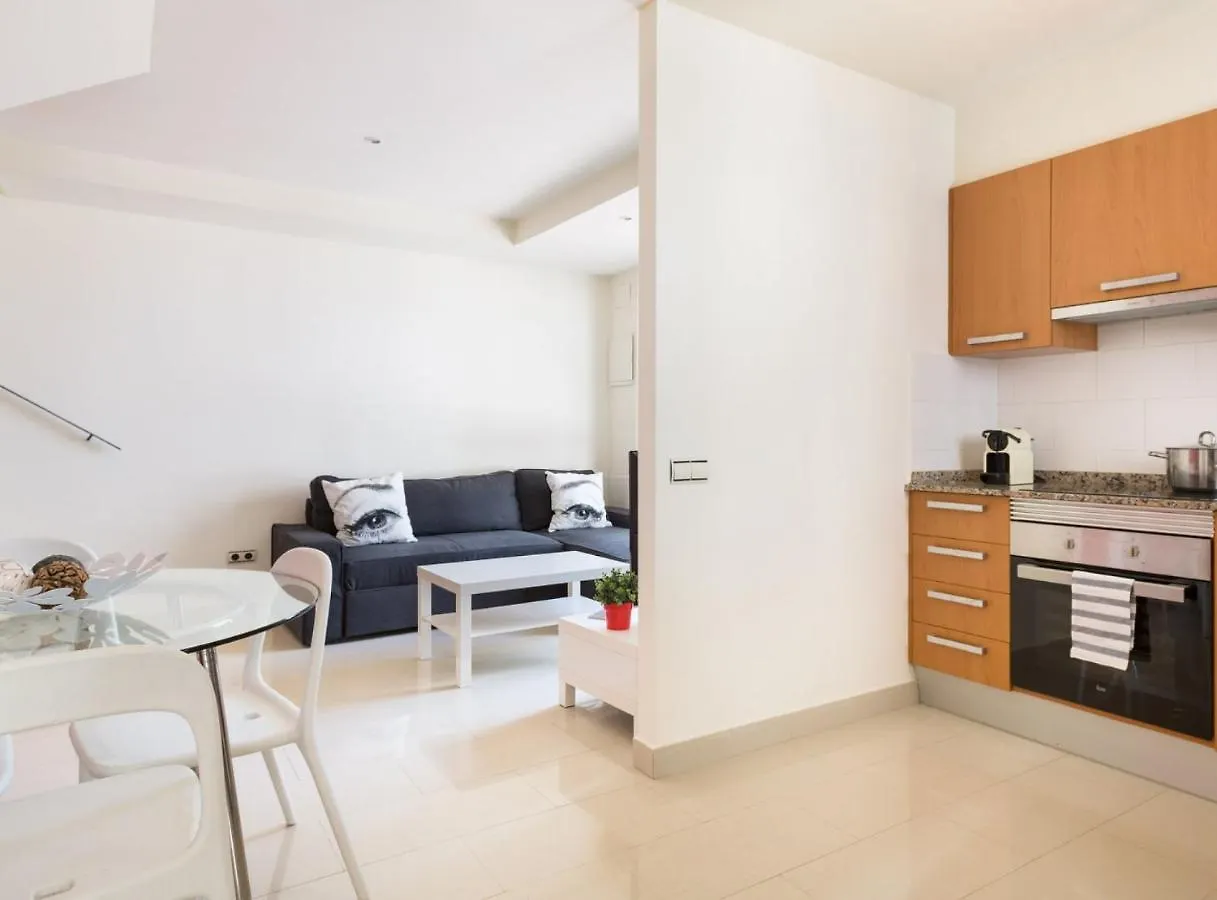 Villa Tassis, Acogedora Villa Con 5 Apartamentos, Piscina Al Aire Libre Con Capacidad Para Grupos- Pet Friendly By Globalsitges