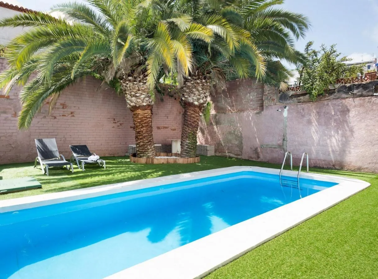 Villa Tassis, Acogedora Villa Con 5 Apartamentos, Piscina Al Aire Libre Con Capacidad Para Grupos- Pet Friendly By Globalsitges