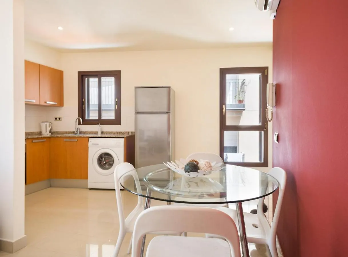 Villa Tassis, Acogedora Villa Con 5 Apartamentos, Piscina Al Aire Libre Con Capacidad Para Grupos- Pet Friendly By Globalsitges  Sitges