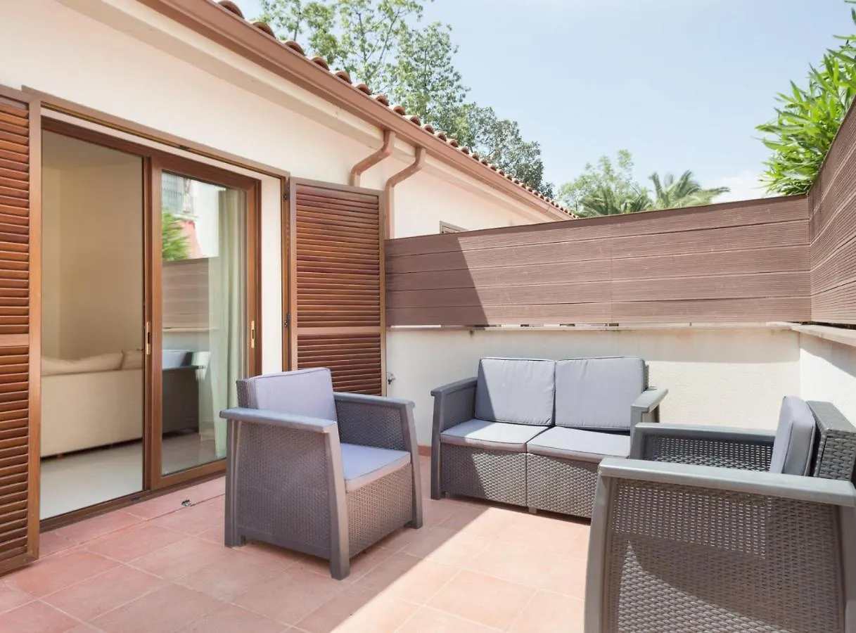 Villa Tassis, Acogedora Villa Con 5 Apartamentos, Piscina Al Aire Libre Con Capacidad Para Grupos- Pet Friendly By Globalsitges